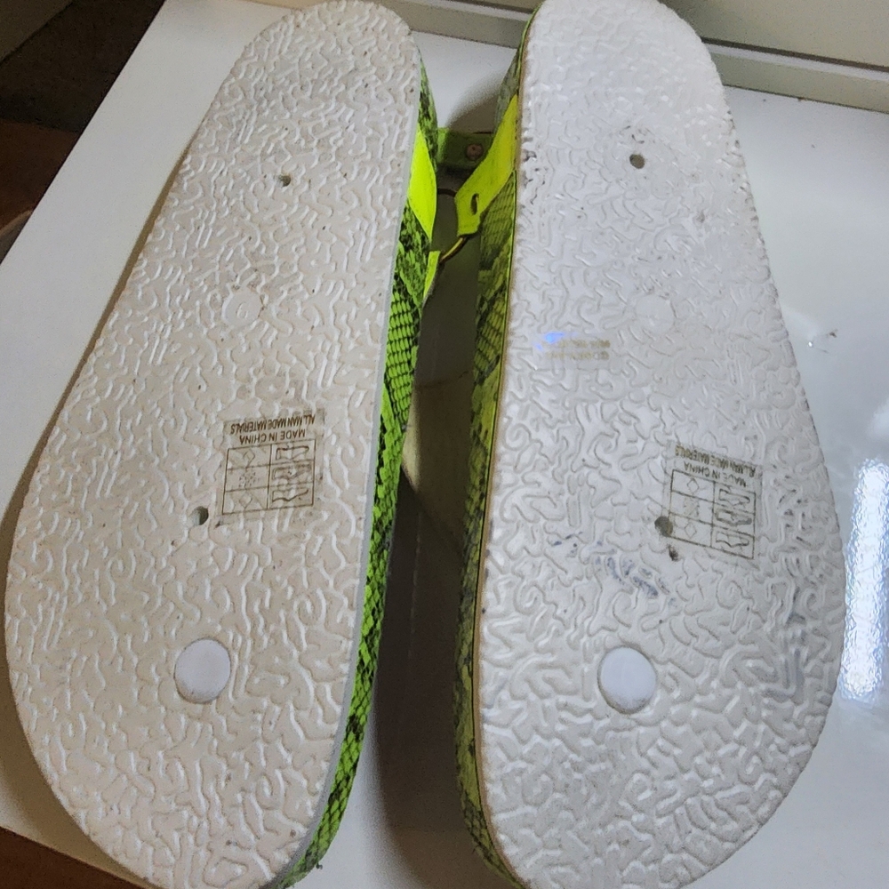 Sandals - Picture 5 of 9